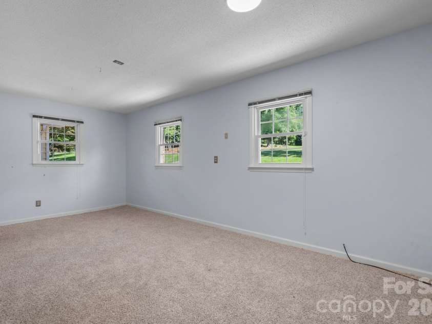 3252 Hollyhill Circle, Valdese, NC 28690.  MLS# CAR4396963, YatesRealty ID 34892. 