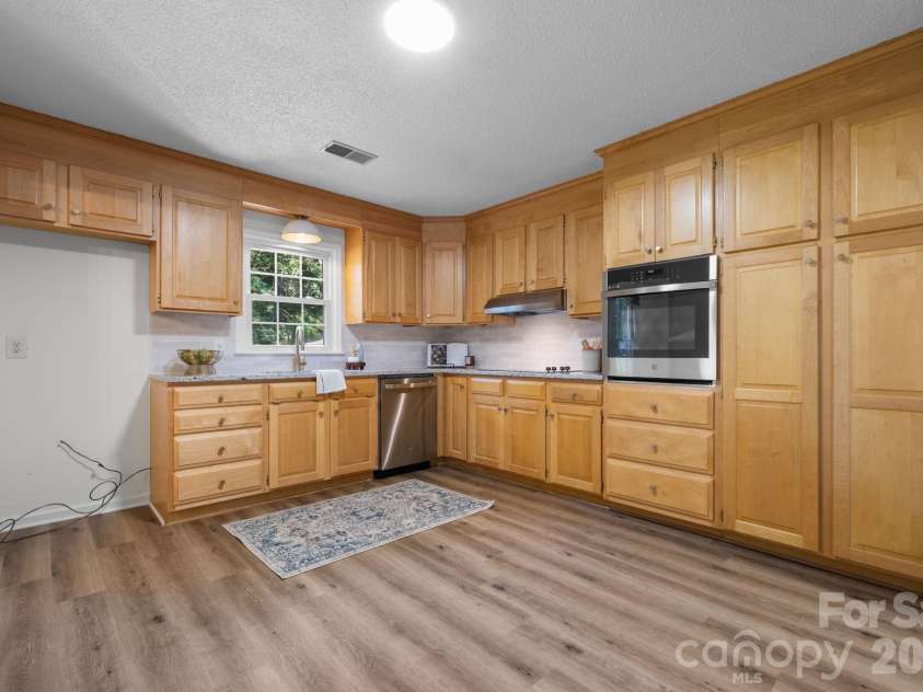 3252 Hollyhill Circle, Valdese, NC 28690.  MLS# CAR4396963, YatesRealty ID 34892. 