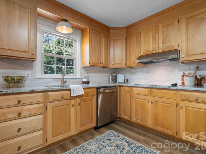 3252 Hollyhill Circle, Valdese, NC 28690.  MLS# CAR4396963, YatesRealty ID 34892. 