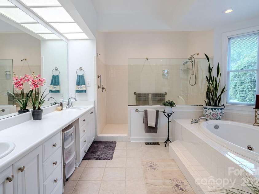 134 Lionshead Way, Gaffney, SC 29341.  MLS# CAR4296007, YatesRealty ID 34893. 