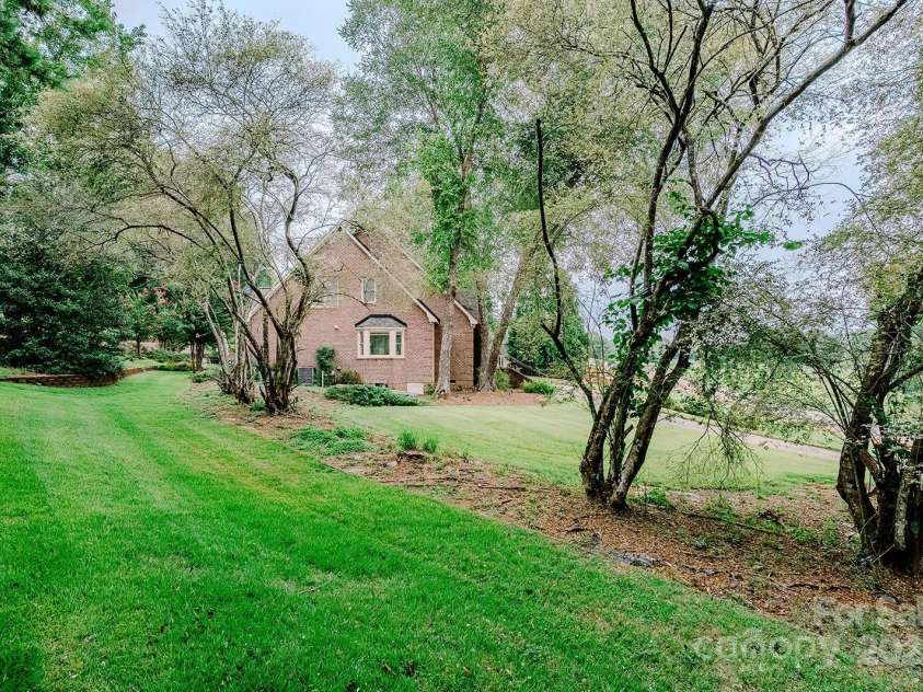 134 Lionshead Way, Gaffney, SC 29341.  MLS# CAR4296007, YatesRealty ID 34893. 