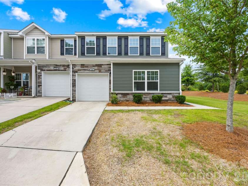 7447 Jane Parks Way, Charlotte, NC 28217.  MLS# CAR4394618, YatesRealty ID 34895. 