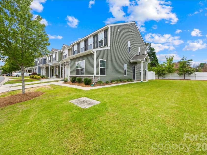 7447 Jane Parks Way, Charlotte, NC 28217.  MLS# CAR4394618, YatesRealty ID 34895. 