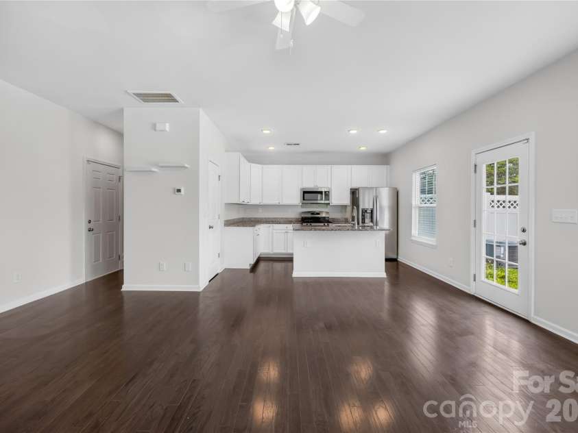 7447 Jane Parks Way, Charlotte, NC 28217.  MLS# CAR4394618, YatesRealty ID 34895. 