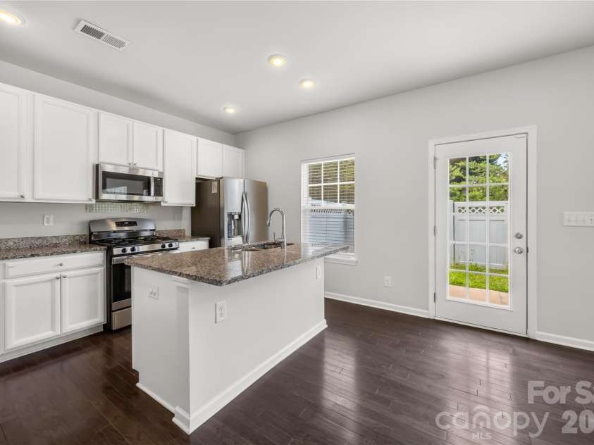 7447 Jane Parks Way, Charlotte, NC 28217.  MLS# CAR4394618, YatesRealty ID 34895. 