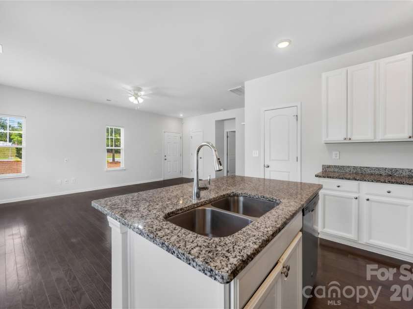 7447 Jane Parks Way, Charlotte, NC 28217.  MLS# CAR4394618, YatesRealty ID 34895. 