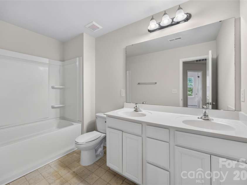 7447 Jane Parks Way, Charlotte, NC 28217.  MLS# CAR4394618, YatesRealty ID 34895. 