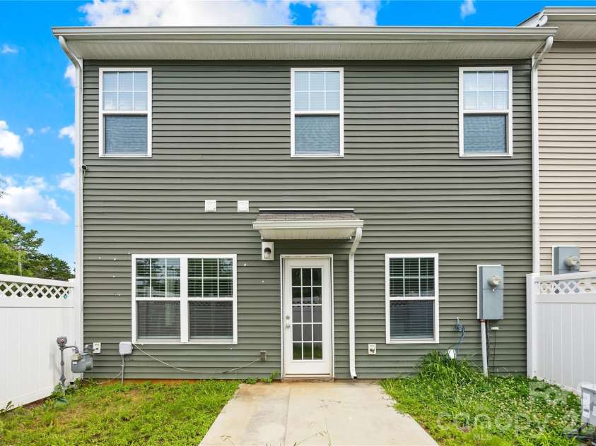 7447 Jane Parks Way, Charlotte, NC 28217.  MLS# CAR4394618, YatesRealty ID 34895. 