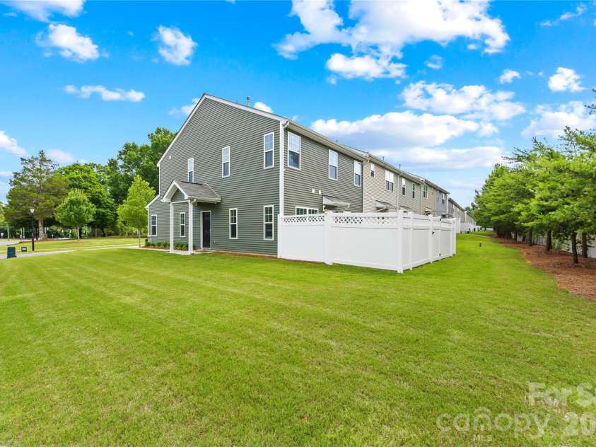 7447 Jane Parks Way, Charlotte, NC 28217.  MLS# CAR4394618, YatesRealty ID 34895. 