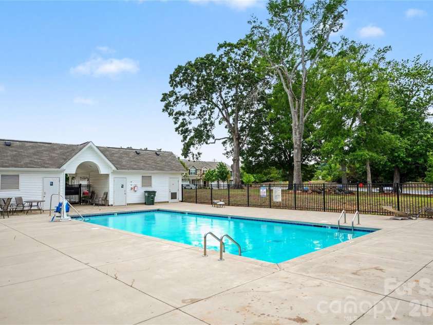7447 Jane Parks Way, Charlotte, NC 28217.  MLS# CAR4394618, YatesRealty ID 34895. 