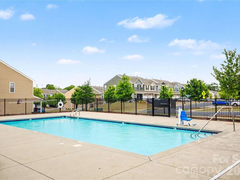 7447 Jane Parks Way, Charlotte, NC 28217.  MLS# CAR4394618, YatesRealty ID 34895. 