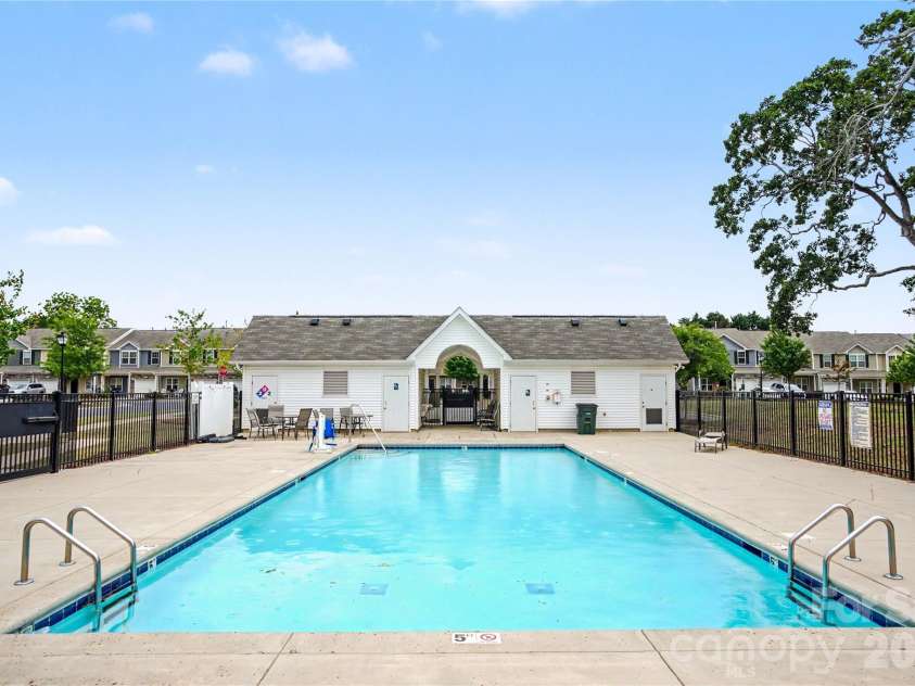 7447 Jane Parks Way, Charlotte, NC 28217.  MLS# CAR4394618, YatesRealty ID 34895. 