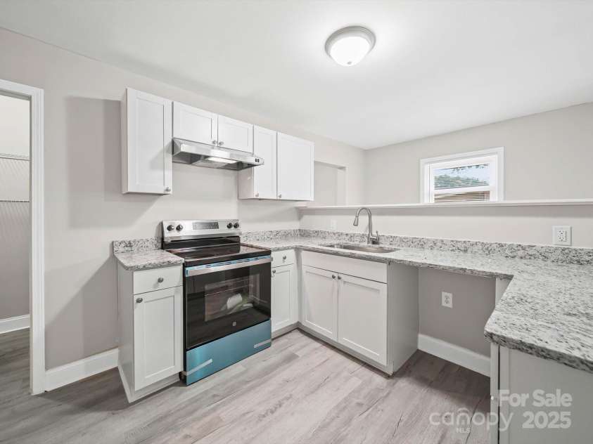 4310 Toluca Place, Charlotte, NC 28208.  MLS# CAR4296754, YatesRealty ID 34896. 