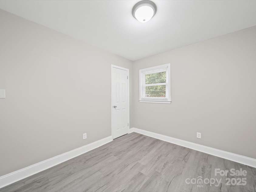 4310 Toluca Place, Charlotte, NC 28208.  MLS# CAR4296754, YatesRealty ID 34896. 