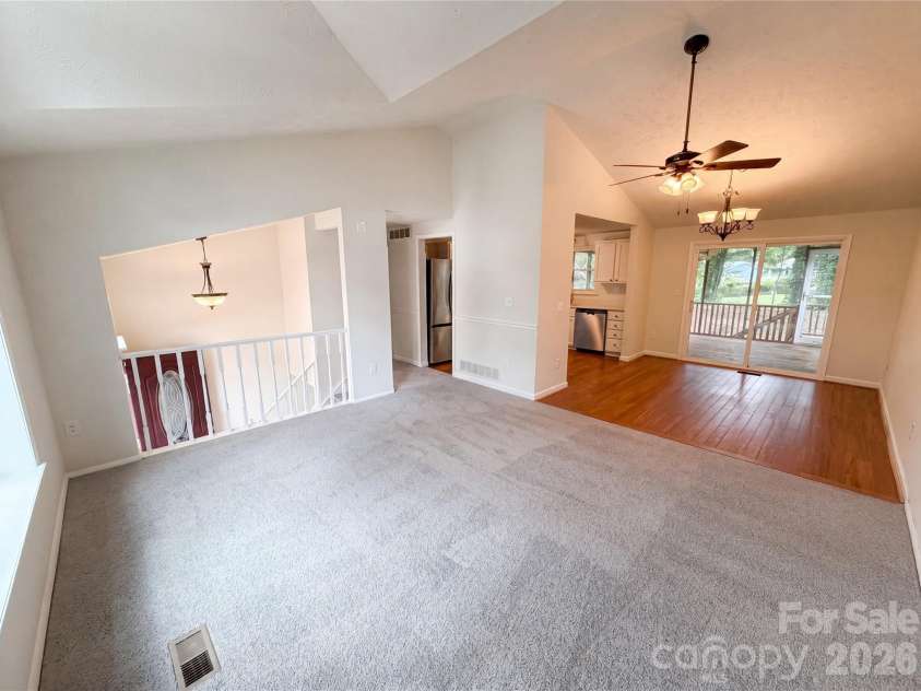 7827 Mallen Drive, Charlotte, NC 28212.  MLS# CAR4399471, YatesRealty ID 34896. 