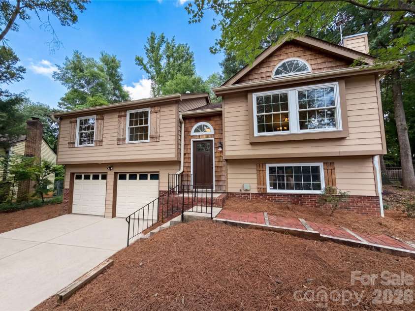 7827 Mallen Drive, Charlotte, NC 28212.  MLS# CAR4399471, YatesRealty ID 34896. 