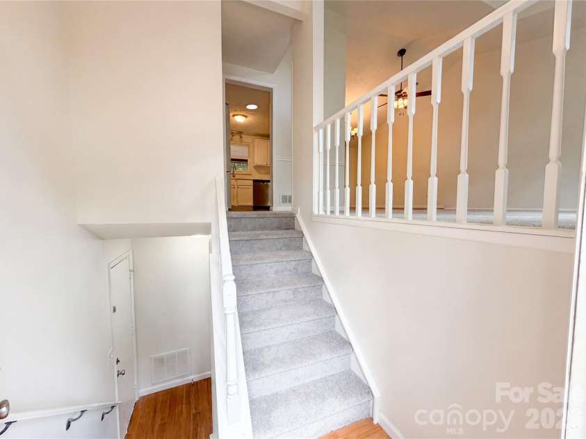 7827 Mallen Drive, Charlotte, NC 28212.  MLS# CAR4399471, YatesRealty ID 34896. 