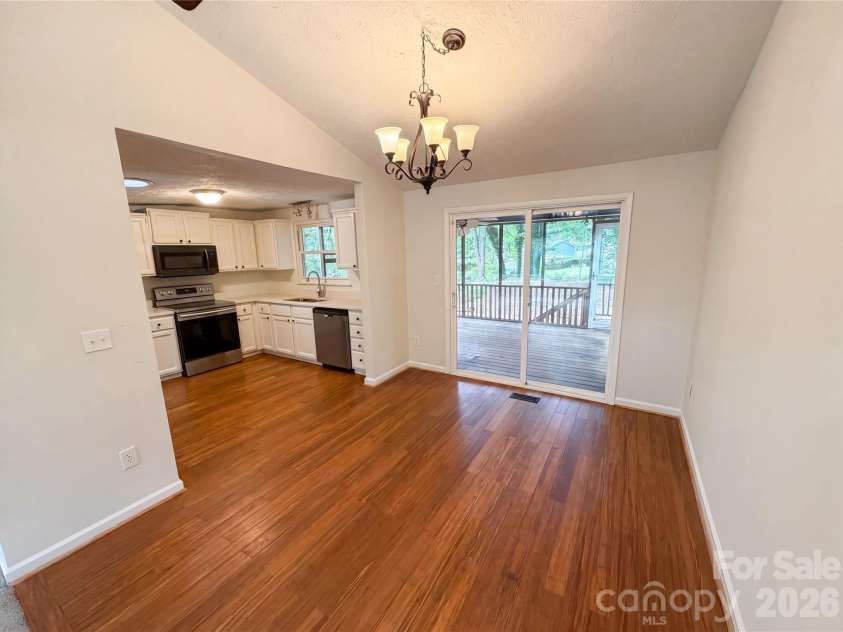 7827 Mallen Drive, Charlotte, NC 28212.  MLS# CAR4399471, YatesRealty ID 34896. 