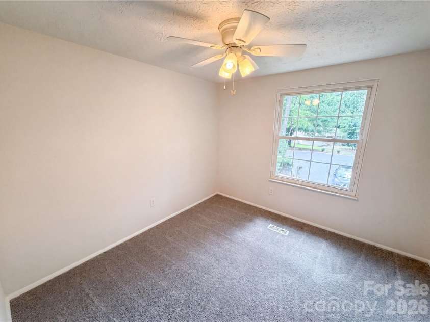 7827 Mallen Drive, Charlotte, NC 28212.  MLS# CAR4399471, YatesRealty ID 34896. 