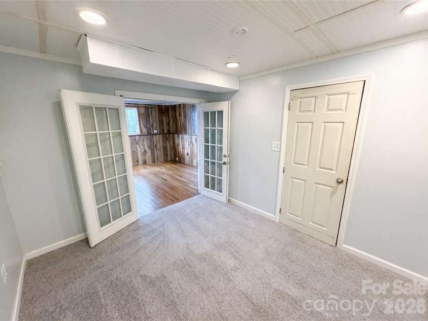 7827 Mallen Drive, Charlotte, NC 28212.  MLS# CAR4399471, YatesRealty ID 34896. 