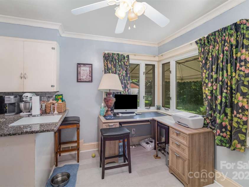 1612 Statesville Boulevard, Salisbury, NC 28144.  MLS# CAR4293224, YatesRealty ID 34897. 
