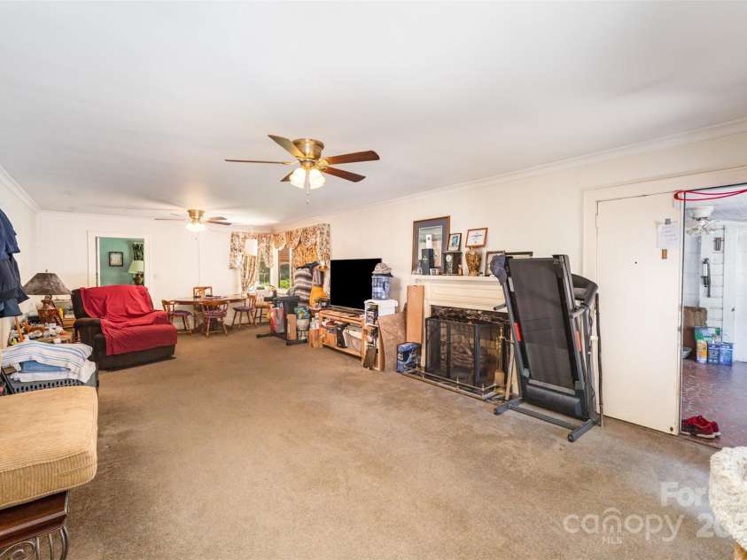 1612 Statesville Boulevard, Salisbury, NC 28144.  MLS# CAR4293224, YatesRealty ID 34897. 