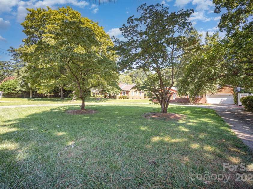 1612 Statesville Boulevard, Salisbury, NC 28144.  MLS# CAR4293224, YatesRealty ID 34897. 