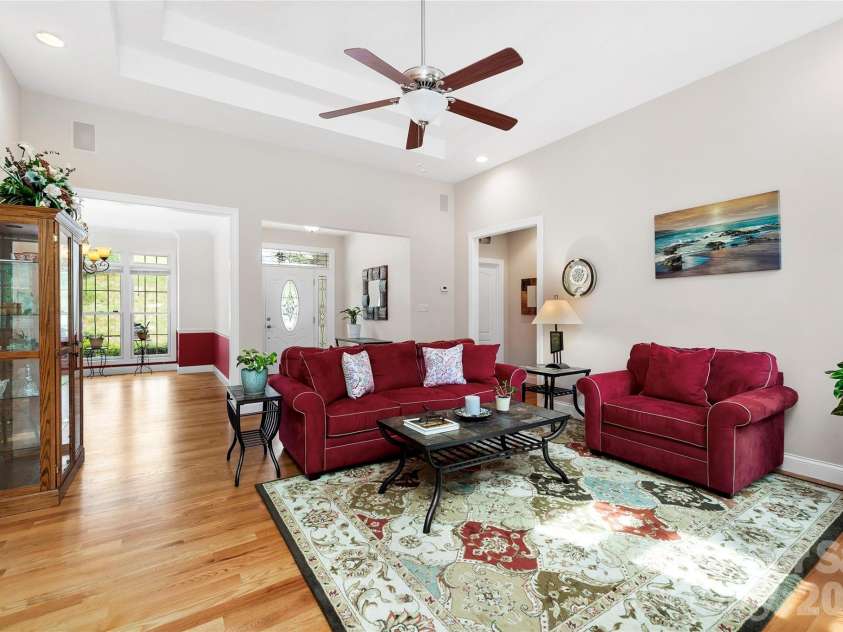 36 Magnolia Farms Drive, Asheville, NC 28806.  MLS# CAR4398959, YatesRealty ID 34897. Large, open floorplan