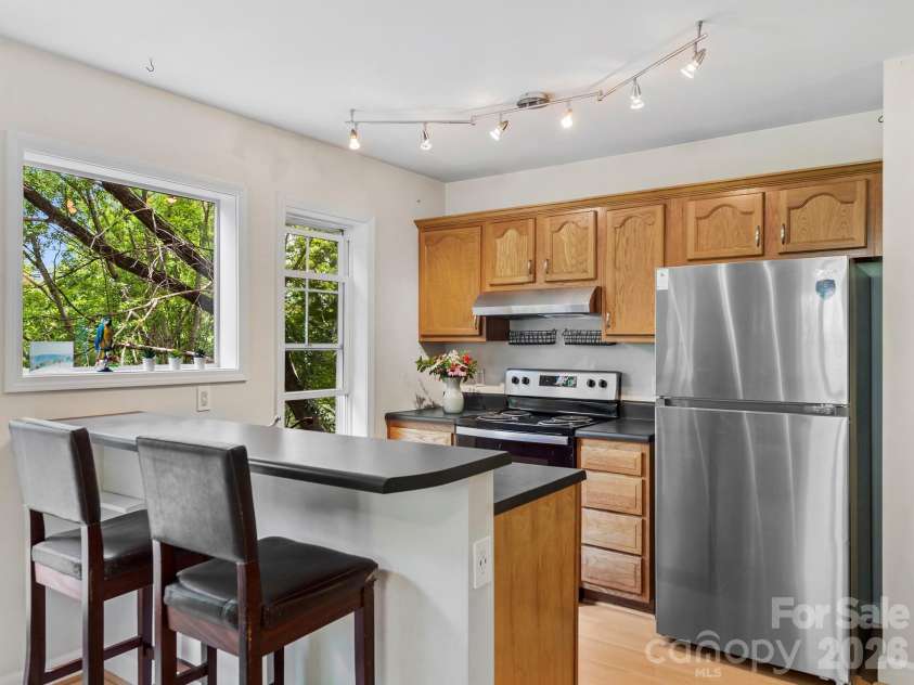 16 Jefferson Drive, Asheville, NC 28801.  MLS# CAR4397729, YatesRealty ID 34898. 