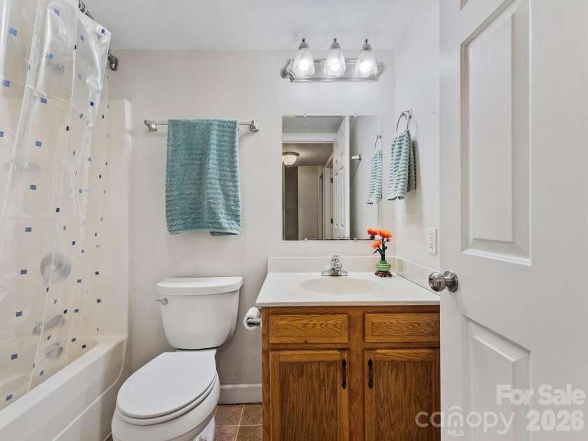 16 Jefferson Drive, Asheville, NC 28801.  MLS# CAR4397729, YatesRealty ID 34898. 