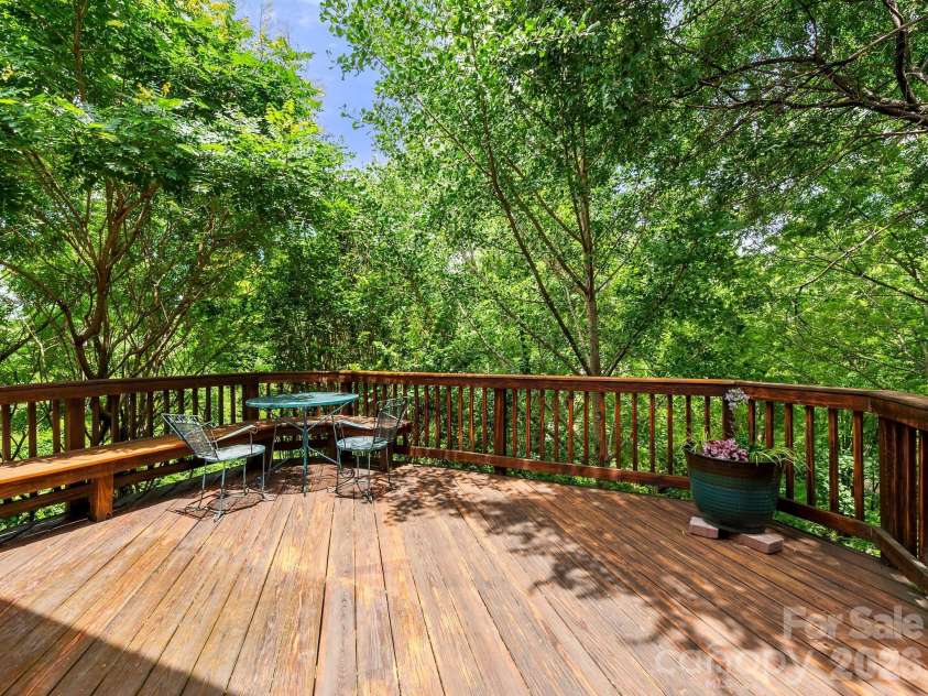 16 Jefferson Drive, Asheville, NC 28801.  MLS# CAR4397729, YatesRealty ID 34898. 