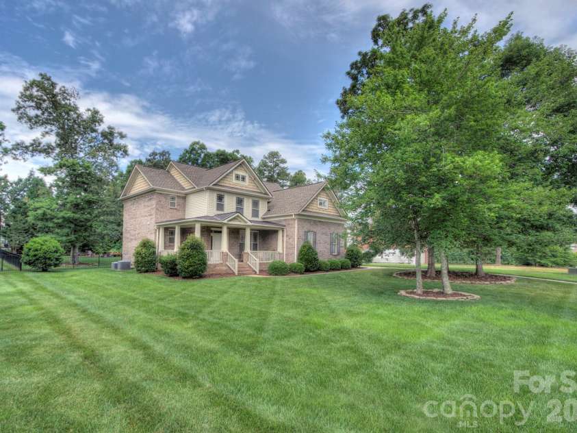 3011 Crismark Drive, Indian Trail, NC 28079.  MLS# CAR4400449, YatesRealty ID 34899. 
