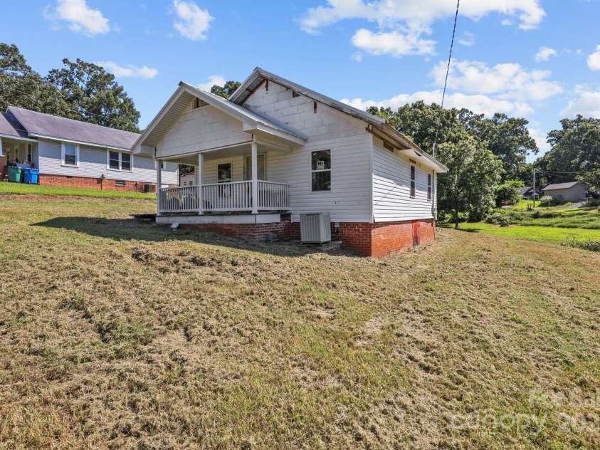 808 4th Street, Albemarle, NC 28001.  MLS# CAR4296794, YatesRealty ID 34899. 