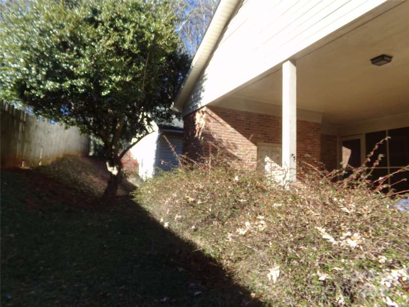 5514 Grafton Place, Charlotte, NC 28212.  MLS# CAR4211262, YatesRealty ID 349. 