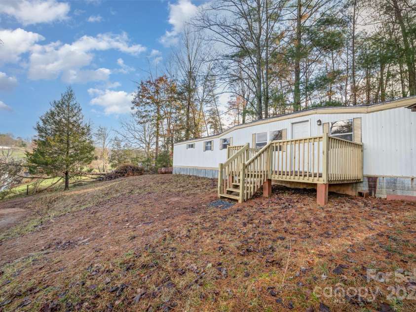 1170 Teaberry Lane, Lenoir, NC 28645.  MLS# CAR4200877, YatesRealty ID 3490. 