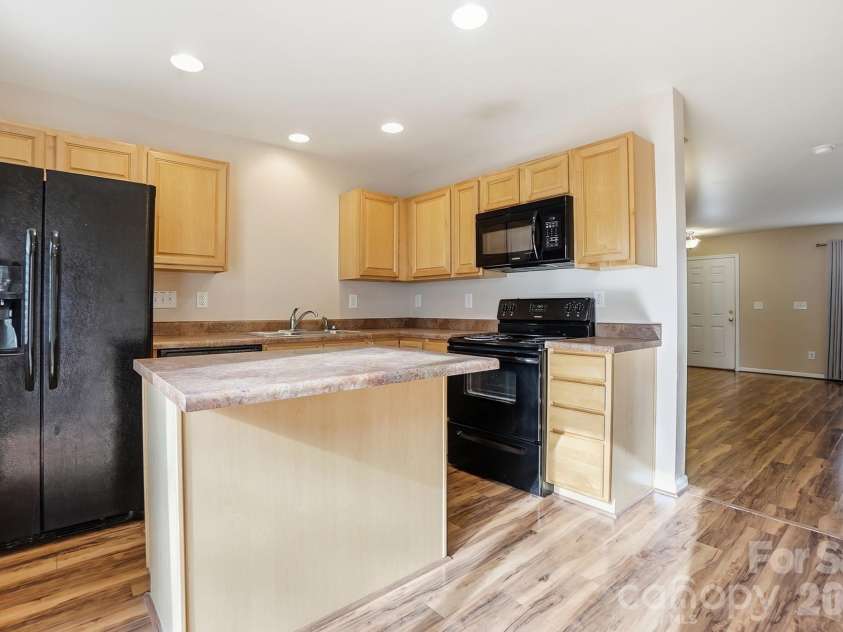 3569 Draycott Avenue, Charlotte, NC 28213.  MLS# CAR4341865, YatesRealty ID 3490. 