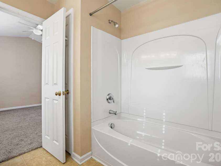 3569 Draycott Avenue, Charlotte, NC 28213.  MLS# CAR4341865, YatesRealty ID 3490. 