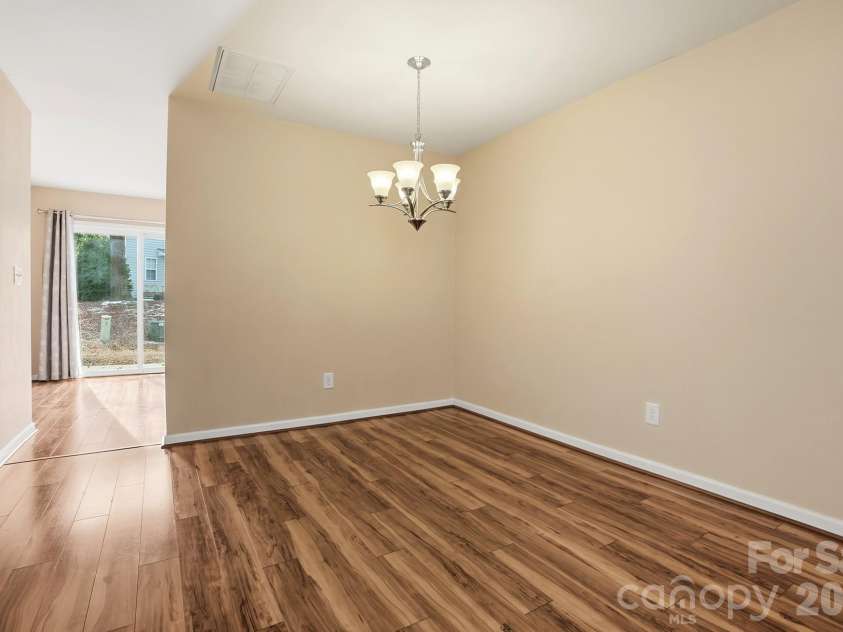 3569 Draycott Avenue, Charlotte, NC 28213.  MLS# CAR4341865, YatesRealty ID 3490. Dining area