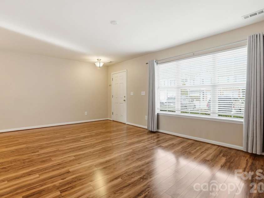 3569 Draycott Avenue, Charlotte, NC 28213.  MLS# CAR4341865, YatesRealty ID 3490. The open-concept floor plan offers a spacious Great Room with plenty natural light—perfect for relaxing or entertaining