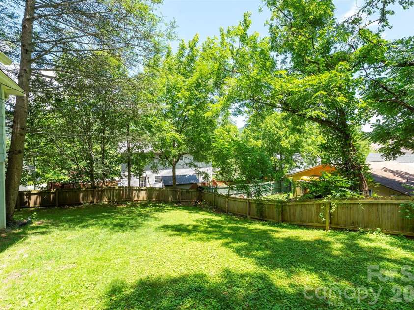 14 Border Street, Black Mountain, NC 28711.  MLS# CAR4392879, YatesRealty ID 34900. 