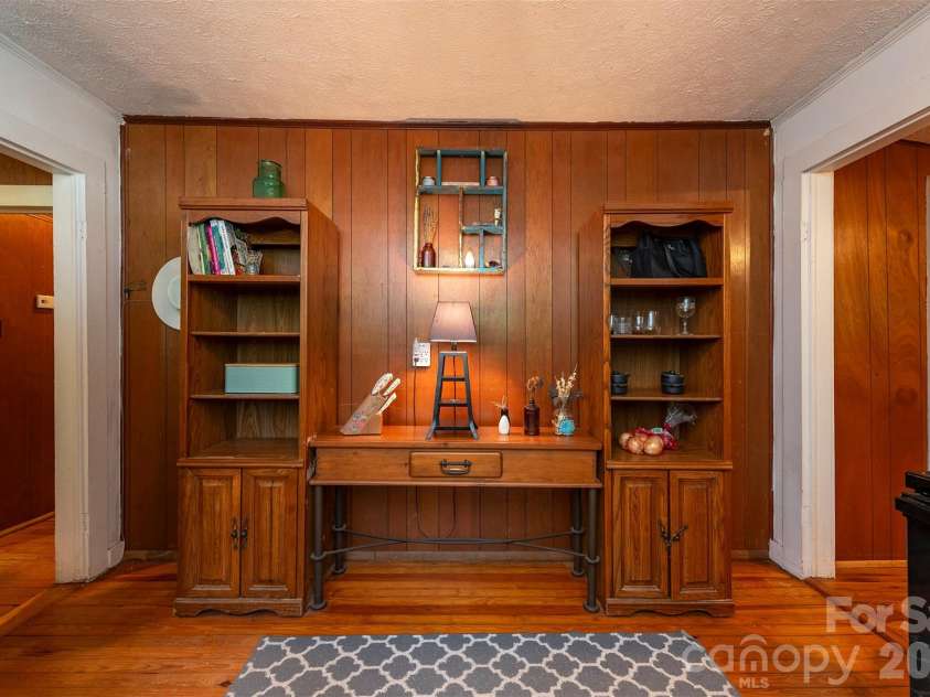 14 Border Street, Black Mountain, NC 28711.  MLS# CAR4392879, YatesRealty ID 34900. 