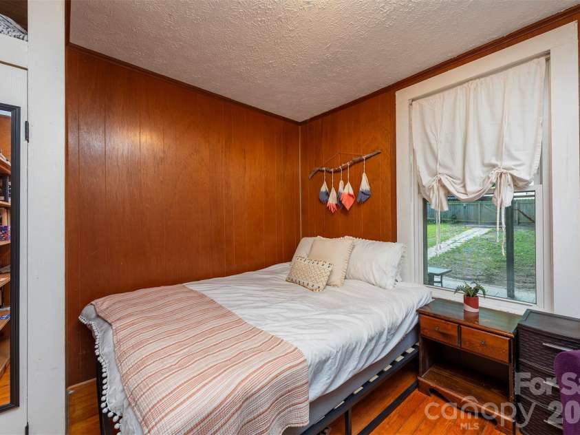 14 Border Street, Black Mountain, NC 28711.  MLS# CAR4392879, YatesRealty ID 34900. 