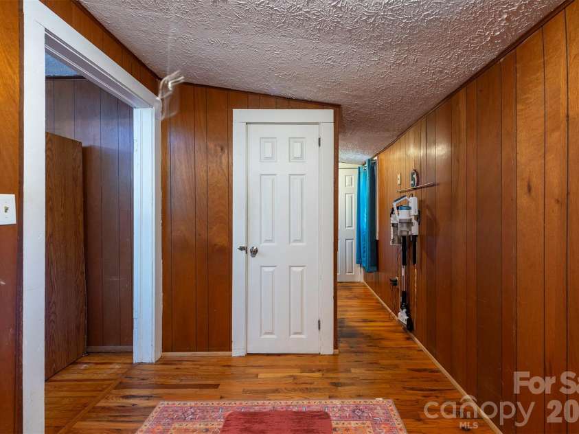 14 Border Street, Black Mountain, NC 28711.  MLS# CAR4392879, YatesRealty ID 34900. 