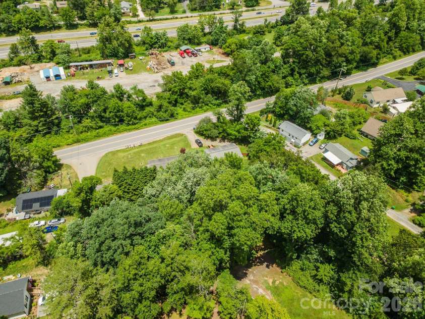 14 Border Street, Black Mountain, NC 28711.  MLS# CAR4392879, YatesRealty ID 34900. 