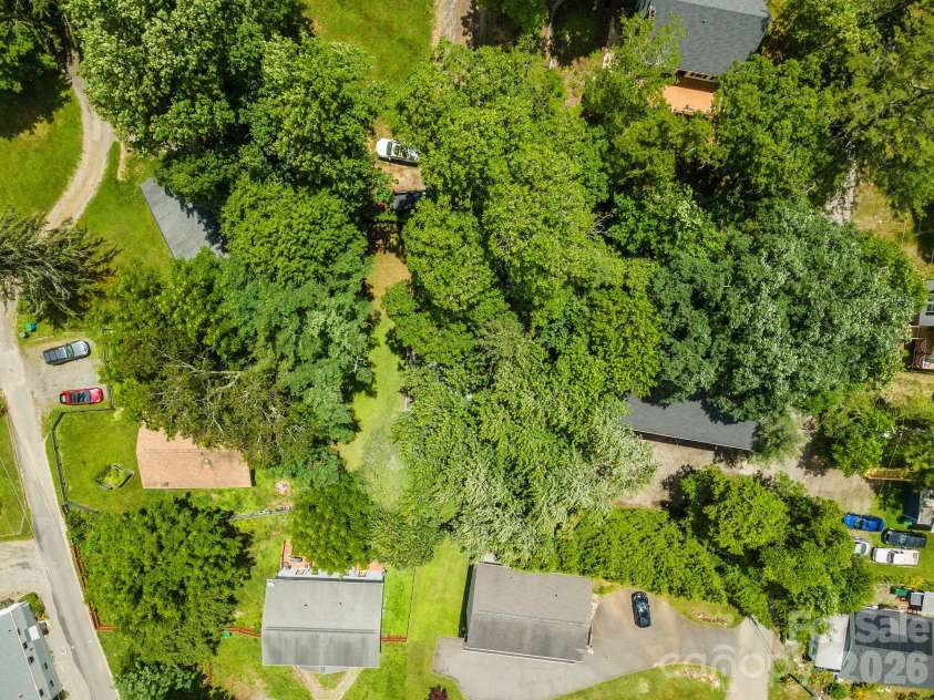 14 Border Street, Black Mountain, NC 28711.  MLS# CAR4392879, YatesRealty ID 34900. 