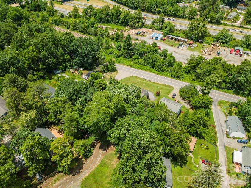 14 Border Street, Black Mountain, NC 28711.  MLS# CAR4392879, YatesRealty ID 34900. 