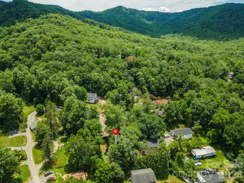 14 Border Street, Black Mountain, NC 28711.  MLS# CAR4392879, YatesRealty ID 34900. 