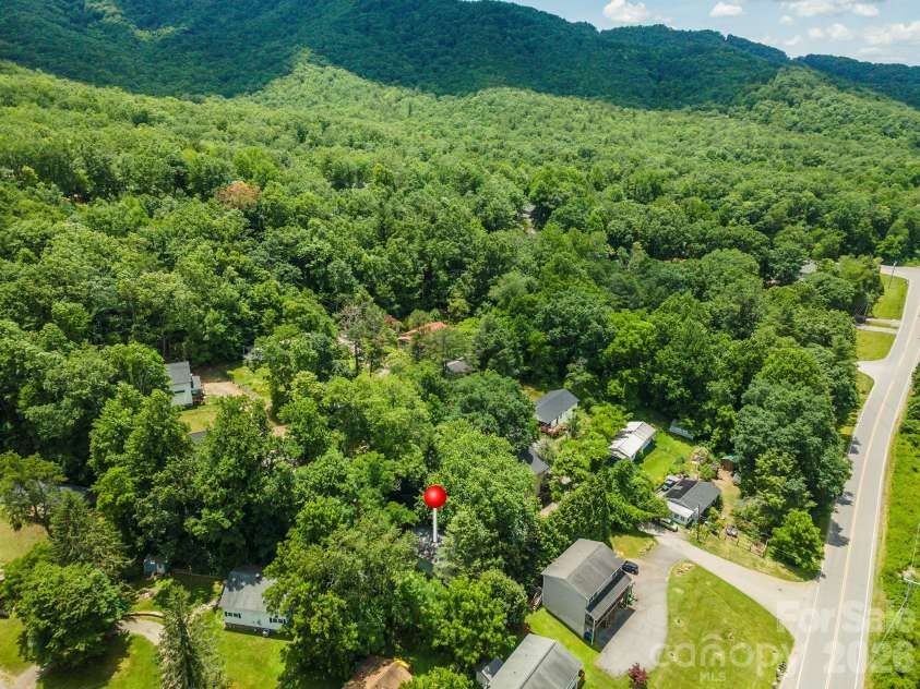 14 Border Street, Black Mountain, NC 28711.  MLS# CAR4392879, YatesRealty ID 34900. 