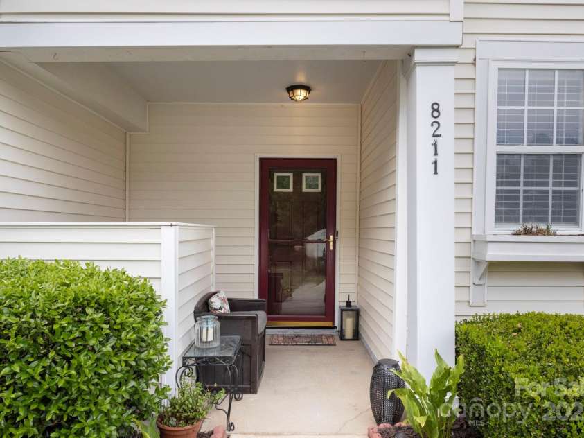 8211 Carob Tree Lane, Charlotte, NC 28215.  MLS# CAR4297175, YatesRealty ID 34900. 