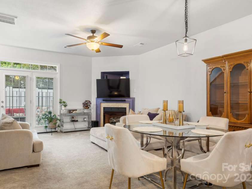 8211 Carob Tree Lane, Charlotte, NC 28215.  MLS# CAR4297175, YatesRealty ID 34900. 